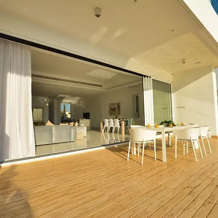 Villa Blue Waves Beachfront *